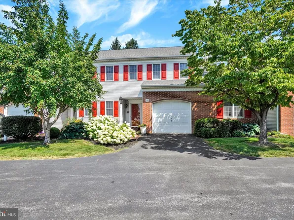 152 Carriage Hill Ln, York, PA 17406