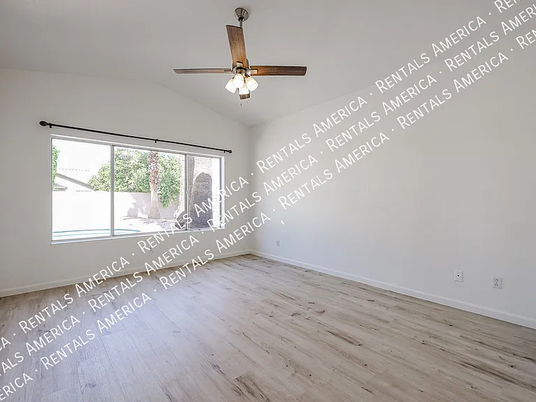 764 E Sheffield Ave — Photo 22