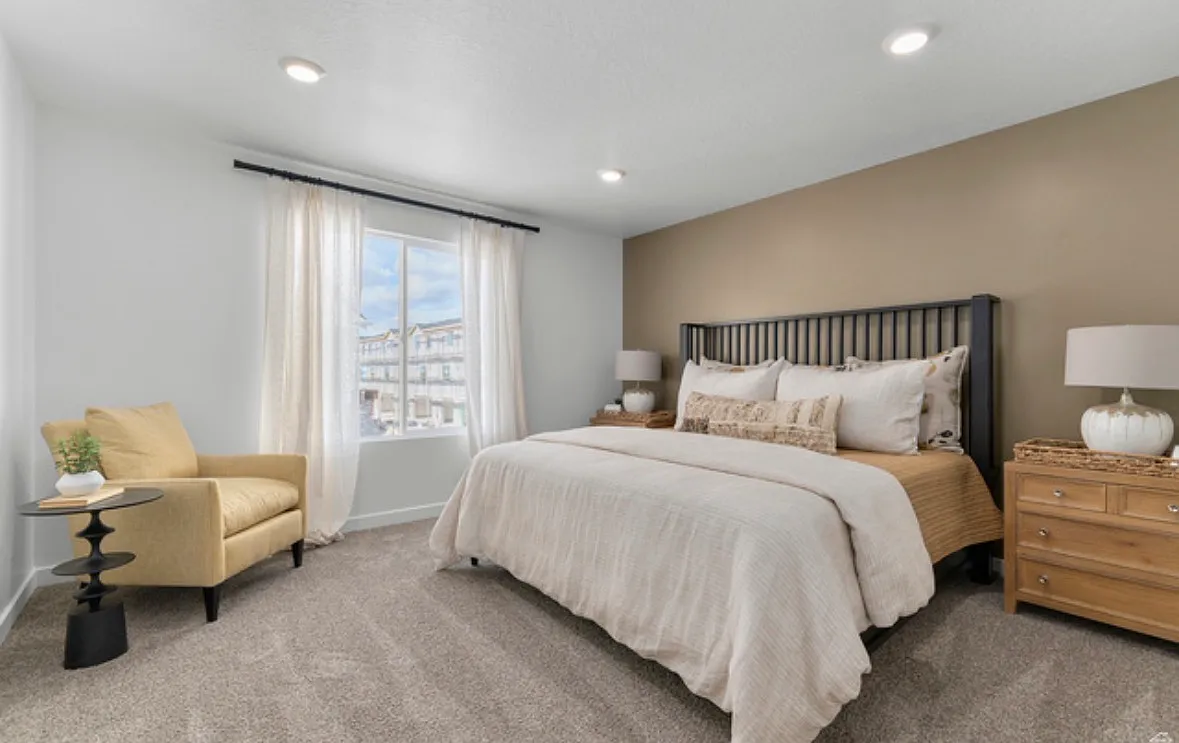 3 bed, 2.5 bath, 1399 sqft, $2,000 — Photo 1
