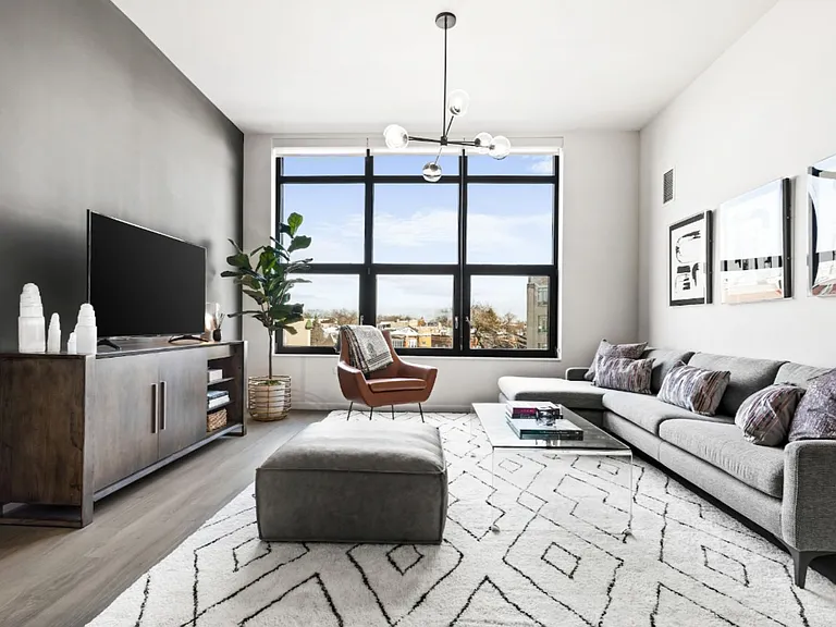 Logan Apartments — Photo 43