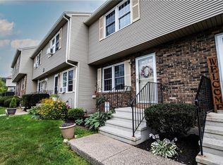 7 Countryside Ln #2, Middletown, CT 06457