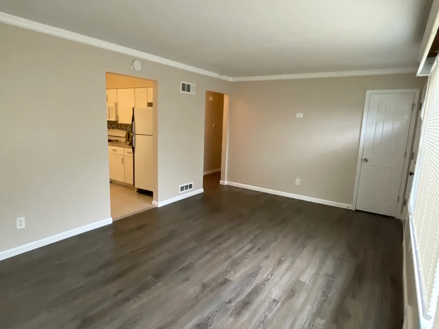 2 bed, 1131 sqft, $1,600 — Photo 4