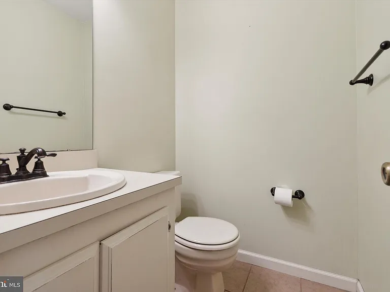 1607 Barbara Dr — Photo 11