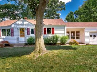 25 Pineview Dr, Springfield, MA 01119