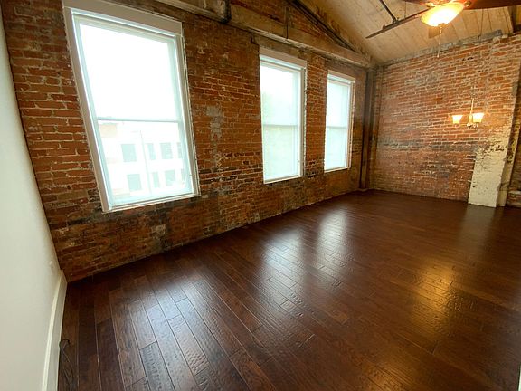 2nd image of 527 & 529 Broad St #204527