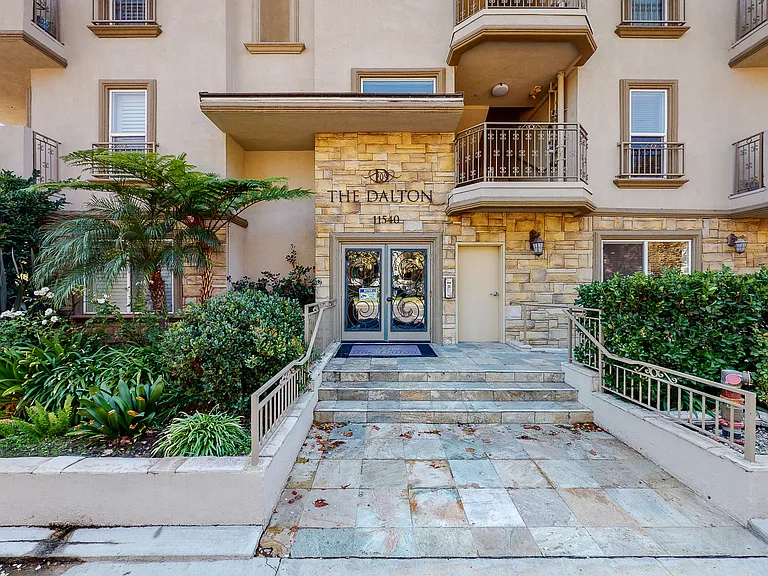 11540 Moorpark St #103 — Photo 34
