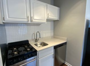 152 W Elm St #520, Chicago, IL 60610