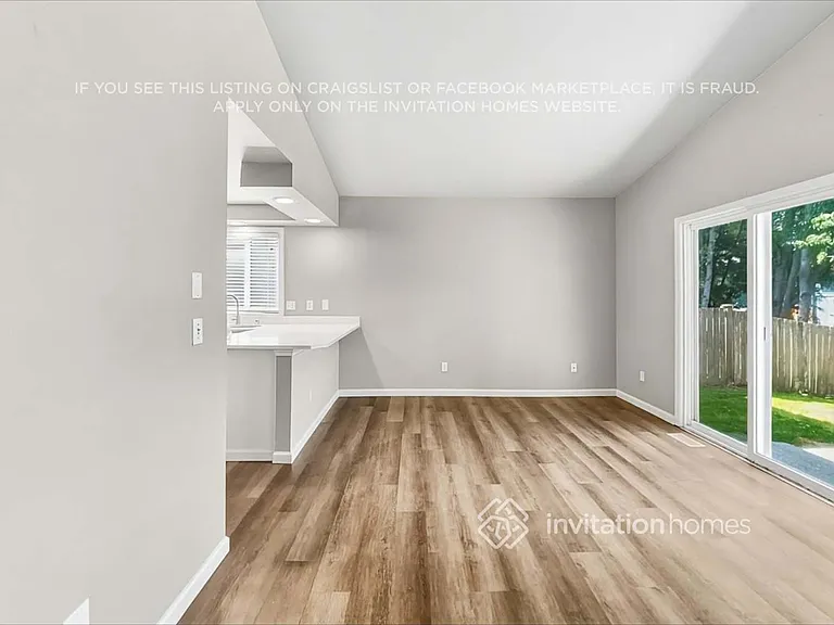 10504 56th Dr NE — Photo 7