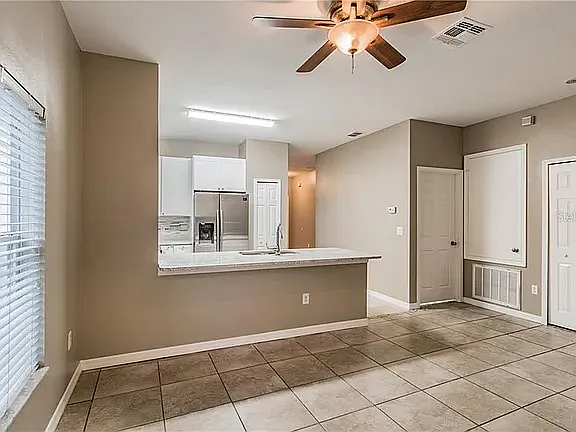 307 E Kirby St — Photo 9