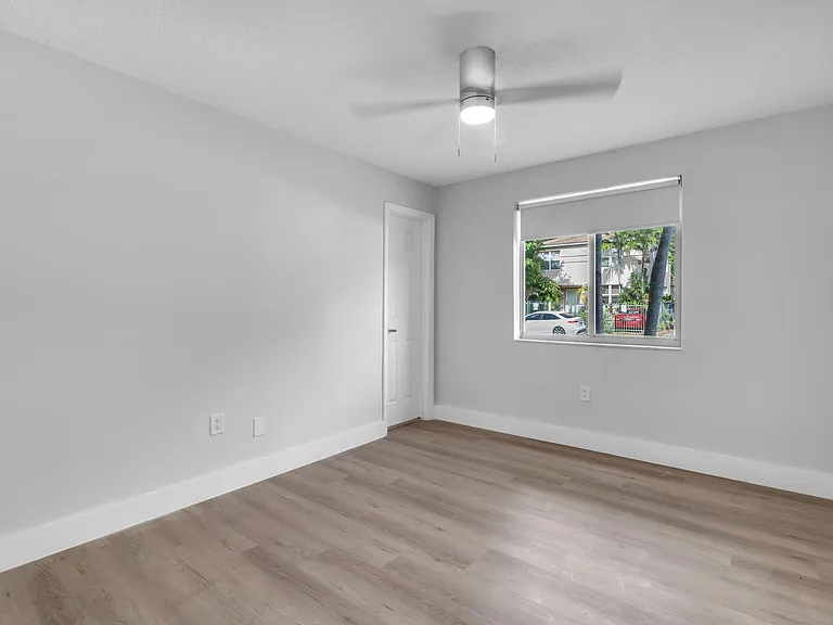 560 NE 63rd St #3 — Photo 12