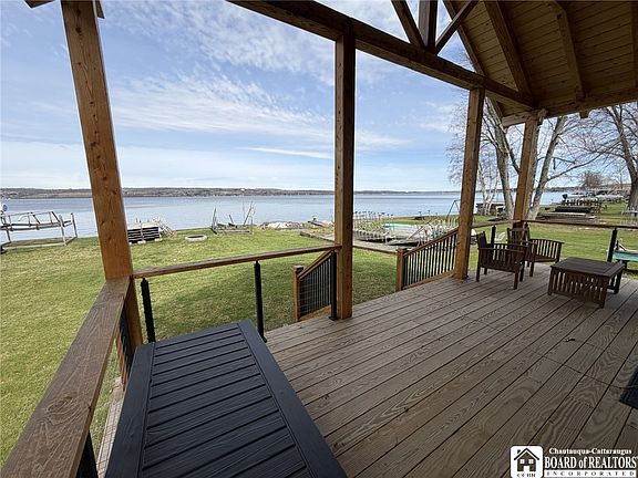 3rd image of 29 Loomis Bay Rd