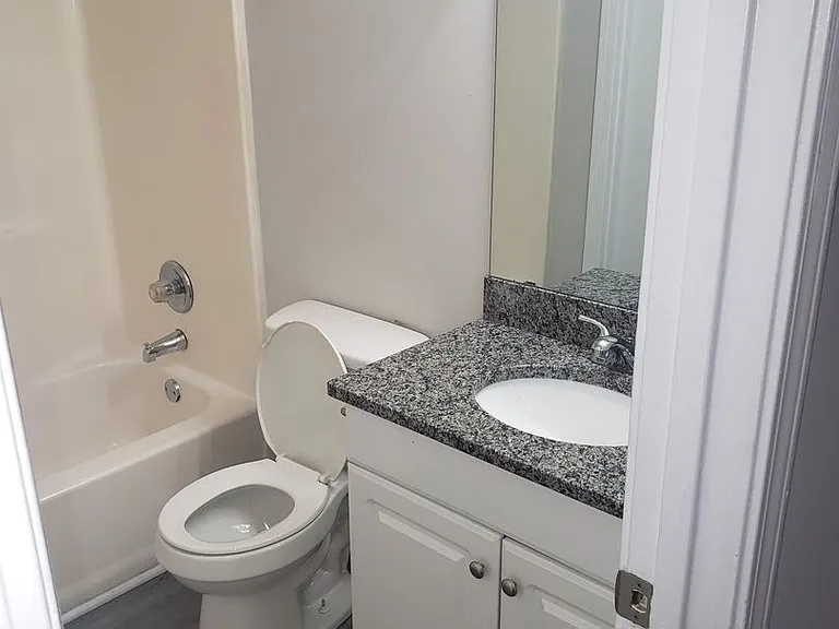 Waterway Crossing Apartments — Photo 24