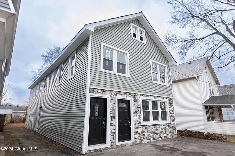2nd image of 1744 Albany Street