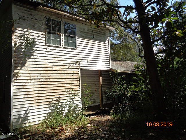 2nd image of 7166 Lee Haven Rd