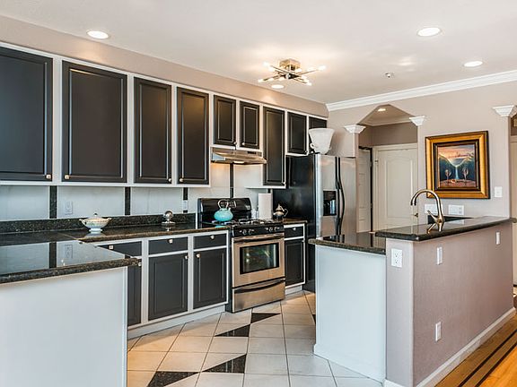 5th image of 699 36th Ave APT 402