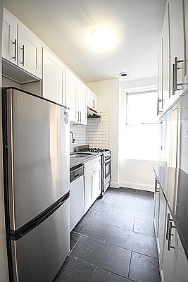4th image of 605 W 141st St APT 31