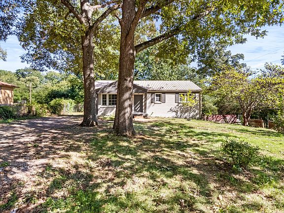3rd image of 22 Dalewood Dr
