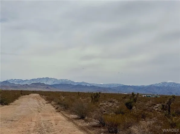 0 Zora Dr, Golden Valley, AZ 86413