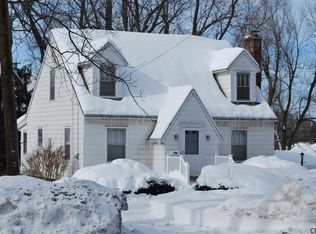 418 N Greenbush Rd, Rensselaer, NY 12144