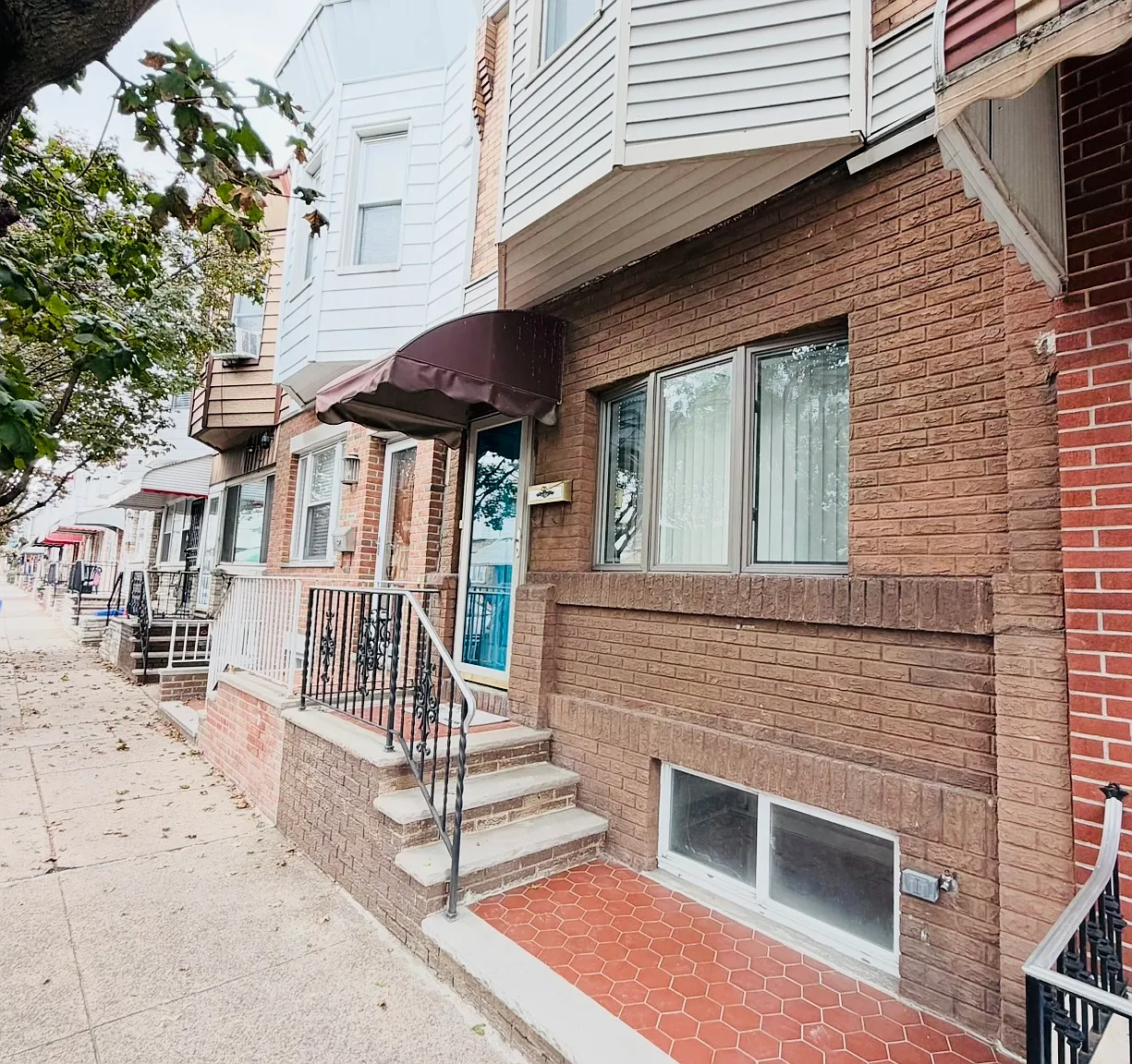3 bed, 1334 sqft, $1,950 — Photo 1