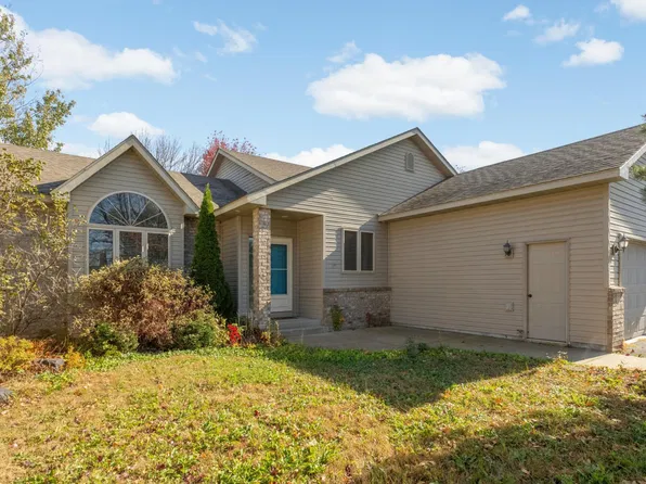 933 Ivy Hills Rd, Belle Plaine, MN 56011