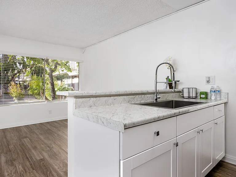 Carson Oakwood Apartments — Photo 51