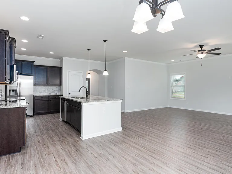 102 Sherwin Ave — Photo 5