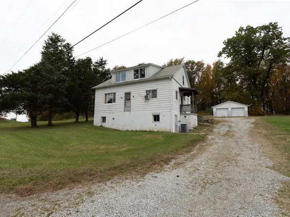 629 Englishman Hill Rd, Connellsville, PA 15425