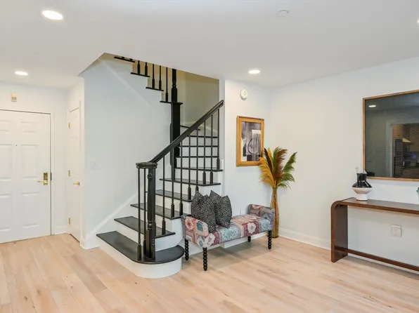 207 Shearwater Ct West image 6 of 32