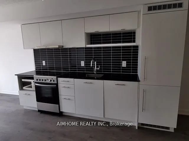 365 Church St #901 — Photo 11