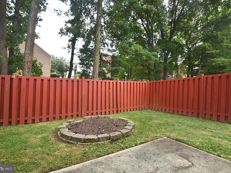 7733 Trevino Ln — Photo 21