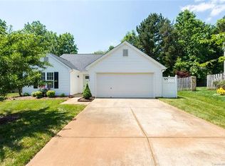 10035 Highlands Crossing Dr, Charlotte, NC 28277