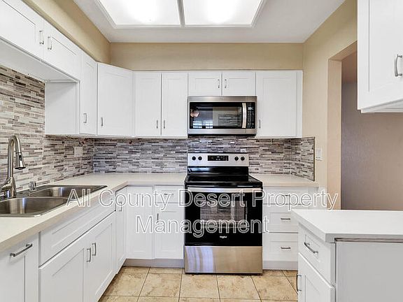 4th image of 73885 Saquaro Ct