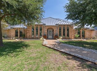 2719 Shadow Wood Dr, Arlington, TX 76006