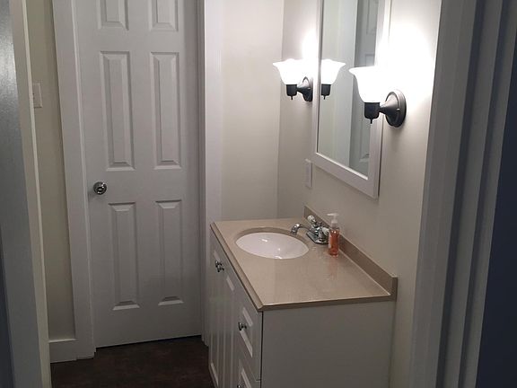 4th image of 22 E Fountain Ave