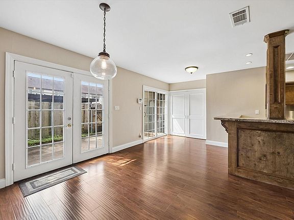 3rd image of 2219 Triway Ln #240