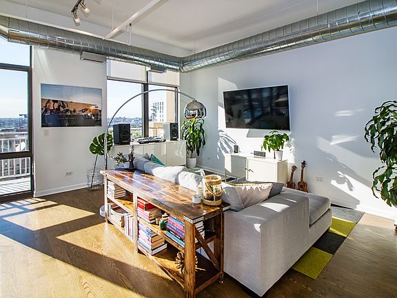 4th image of 212 E Cullerton St #06