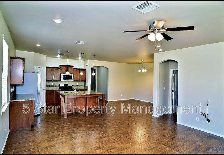 2200 Willie Mier St — Photo 21