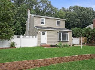 51 Walter Dr, Nesconset, NY 11767