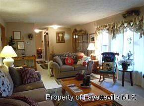 5th image of 302 Forest Glen Dr
