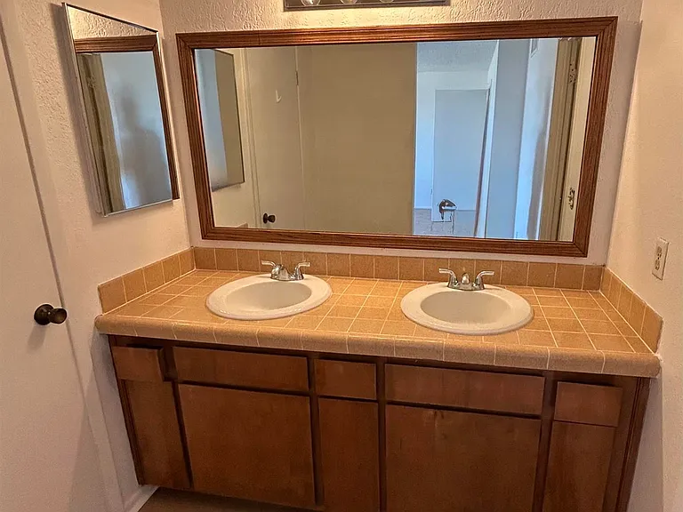 2490 W Yowell Ct — Photo 16