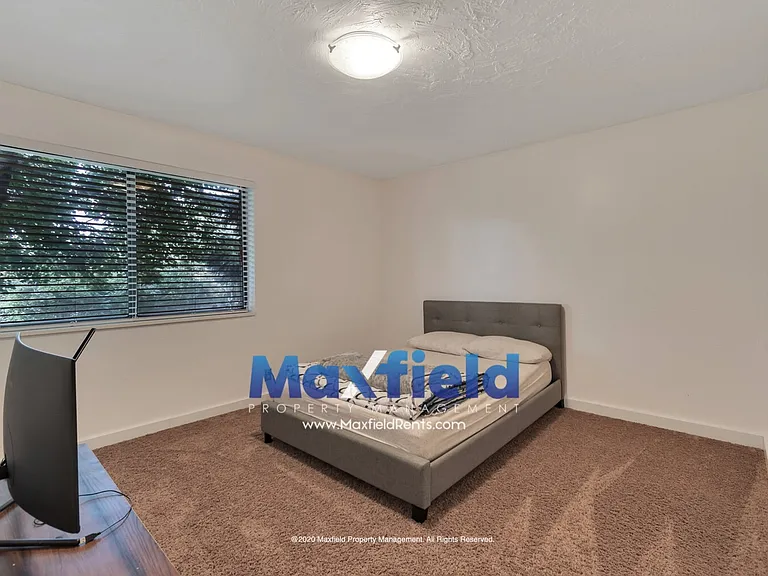 11670 S Hidden Valley Blvd — Photo 11