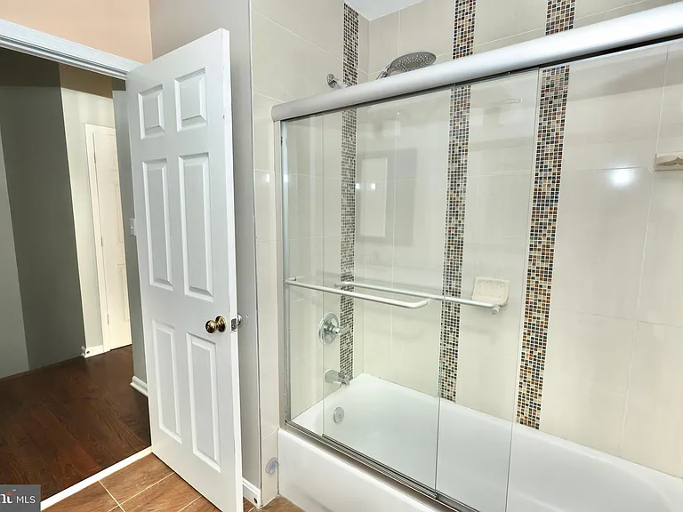 6633 Creek Point Way — Photo 46