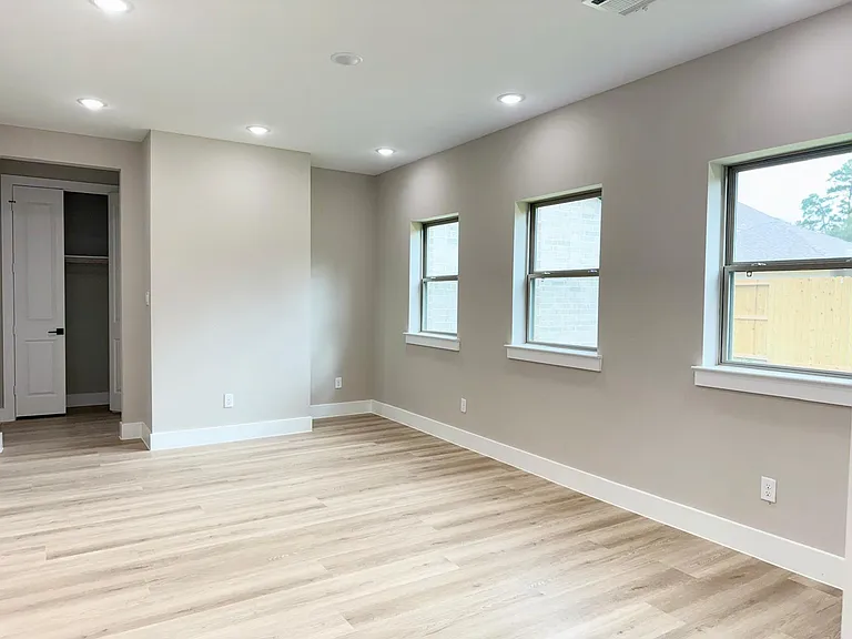 2615 Liguria Ln — Photo 9