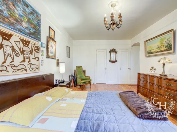 79-15 35th Avenue image 5 of 9