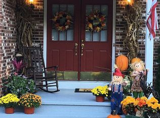 40 Woodbridge Ln, Thomaston, CT 06787