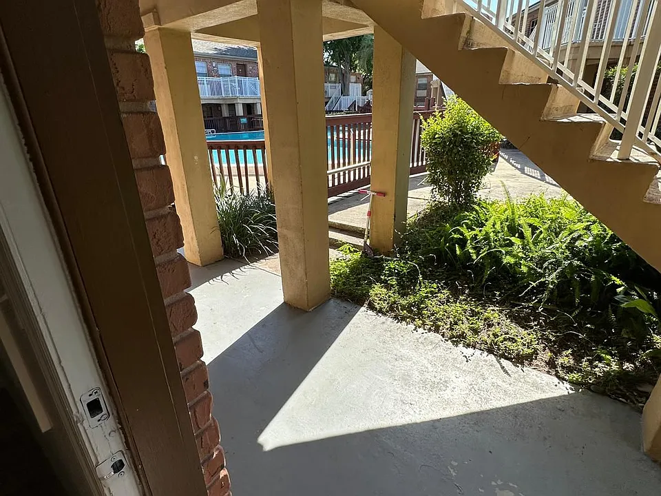 559 Flemming Way #105