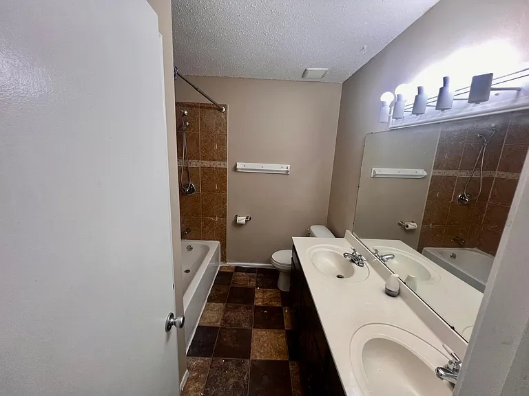 15318 Douglas Cir — Photo 9
