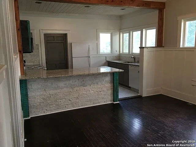 2 bed, 1600 sqft, $1,395 — Photo 4