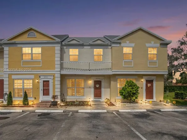 2929 Dorchester Ln, Hollywood, FL 33026